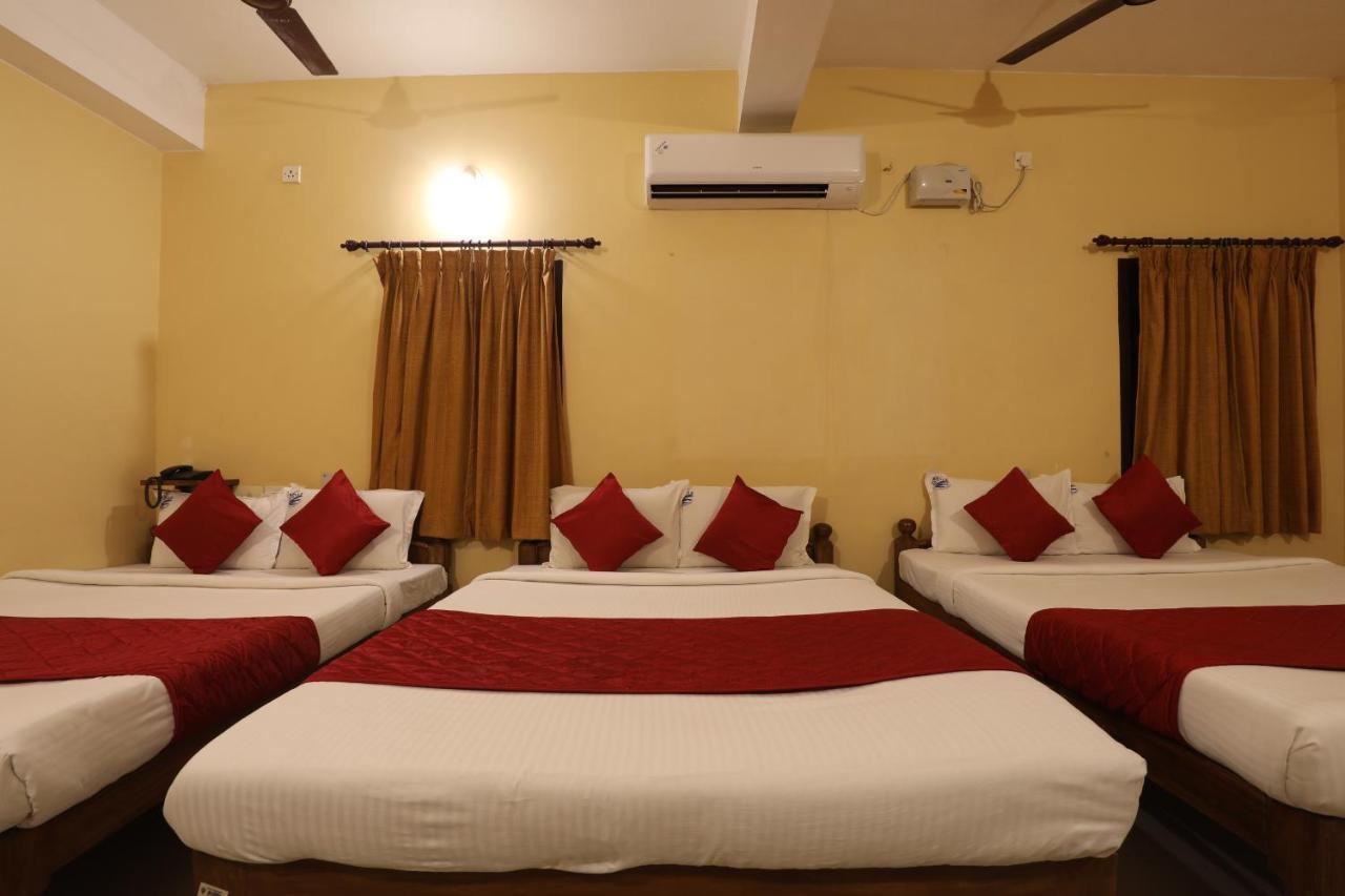 Hotel Castle Manor - Auroville Beach Puducherry Buitenkant foto