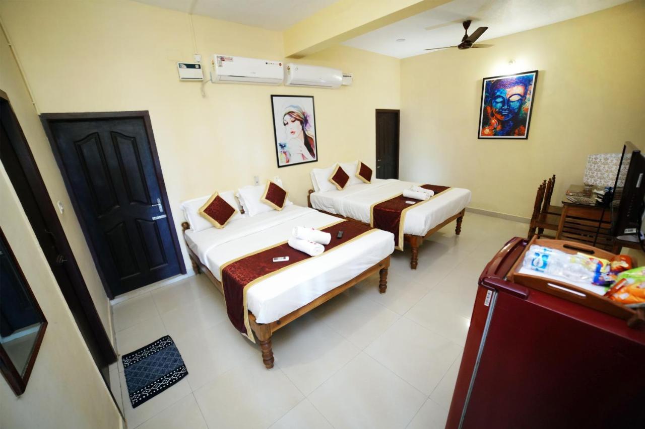 Hotel Castle Manor - Auroville Beach Puducherry Buitenkant foto
