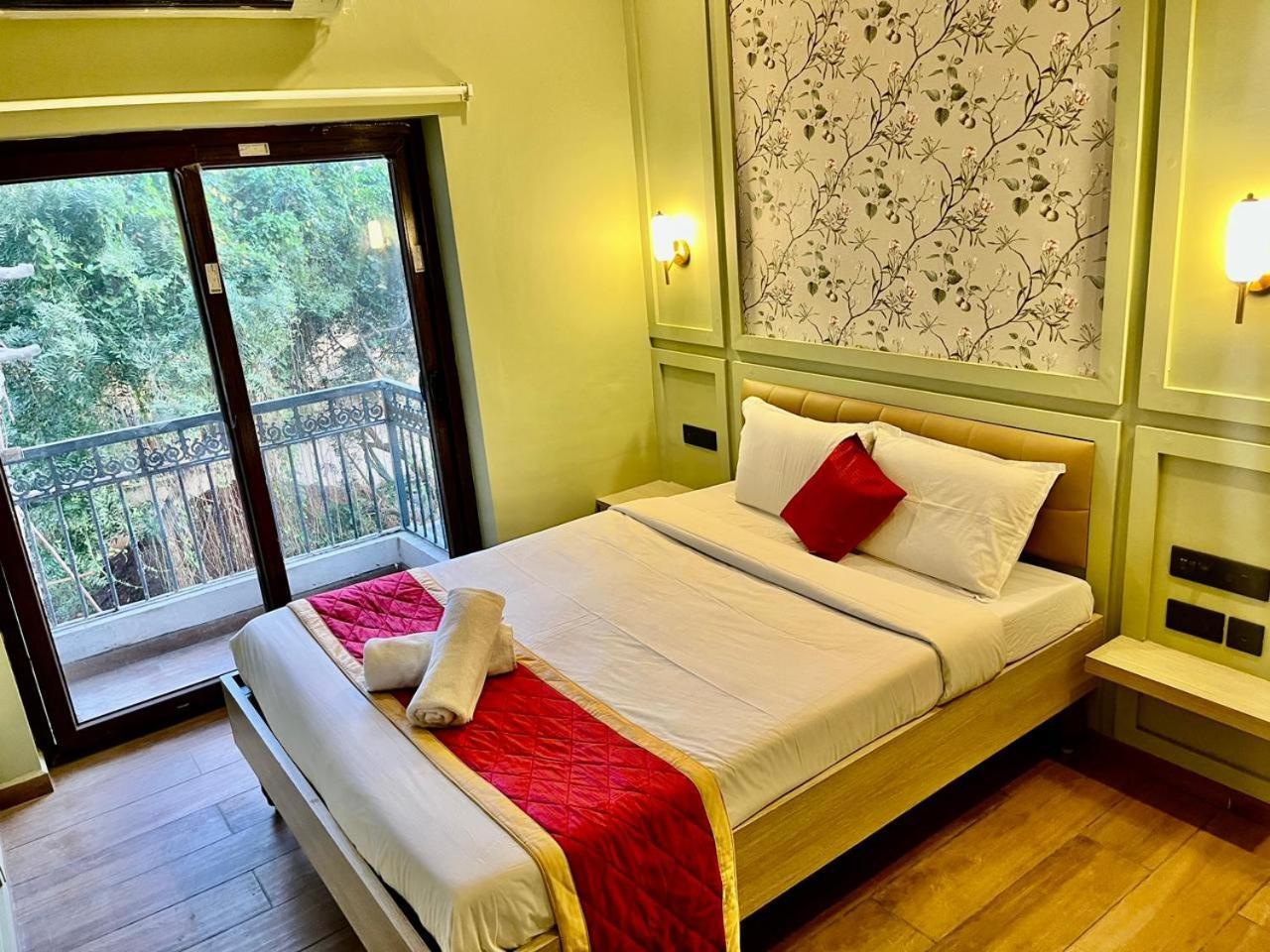 Hotel Castle Manor - Auroville Beach Puducherry Buitenkant foto